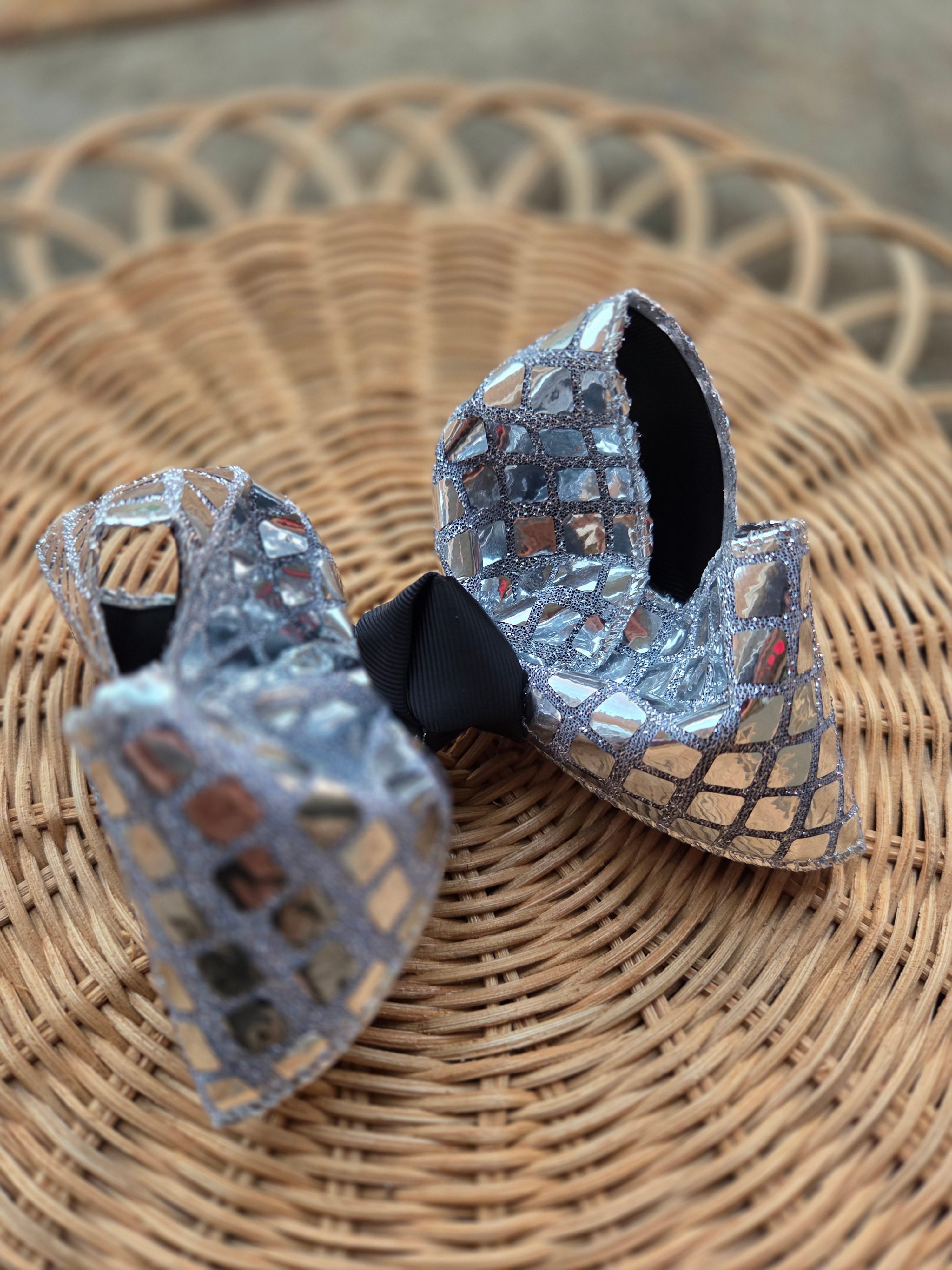 RTS Sale- 5" NYE Ball Drop Bow on Clip