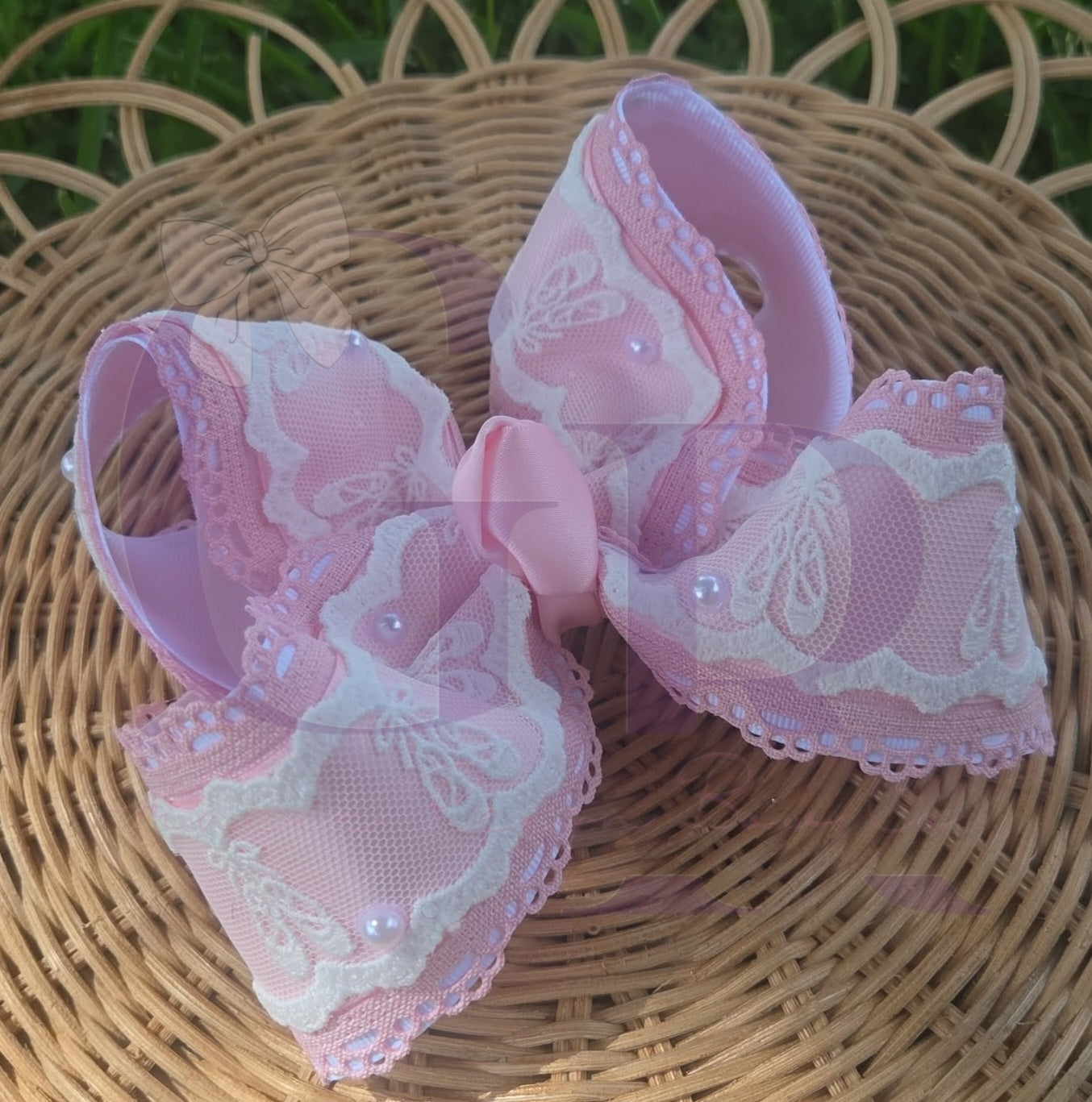4" Ballet Lace Bow on Clip